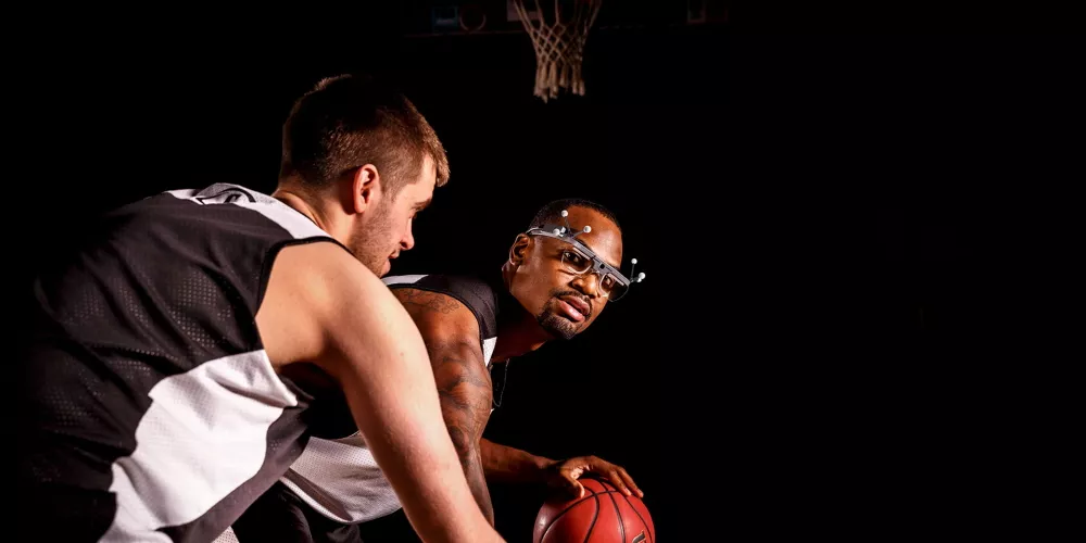 wsi imageoptim tobiipro basketball player wearing proglasses2 wit