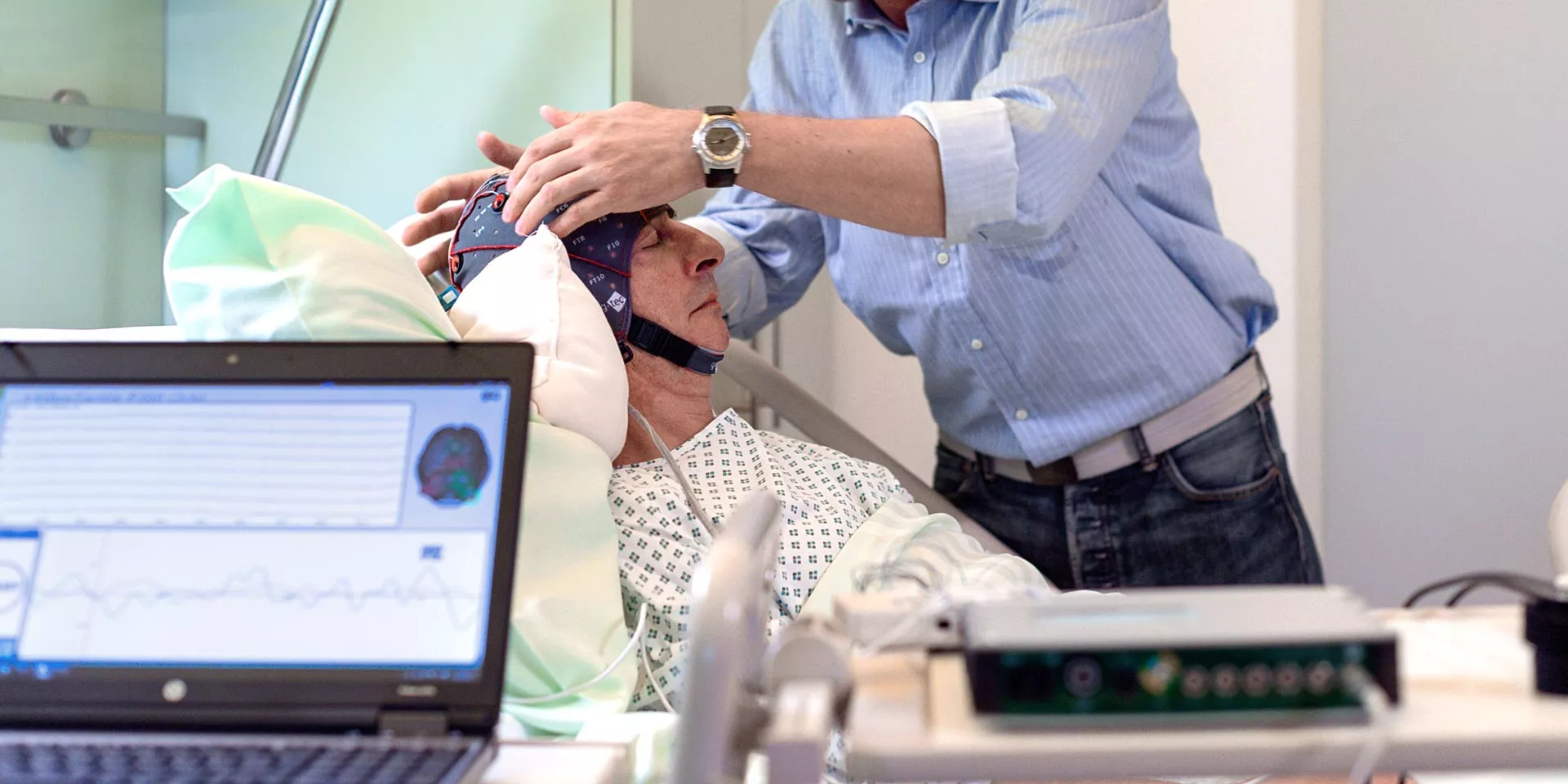 wsi imageoptim mindbeagle slide bedside02